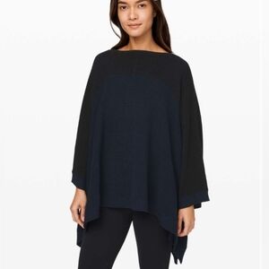 Lululemon It All Lines Up PonchoBlack / True Navy